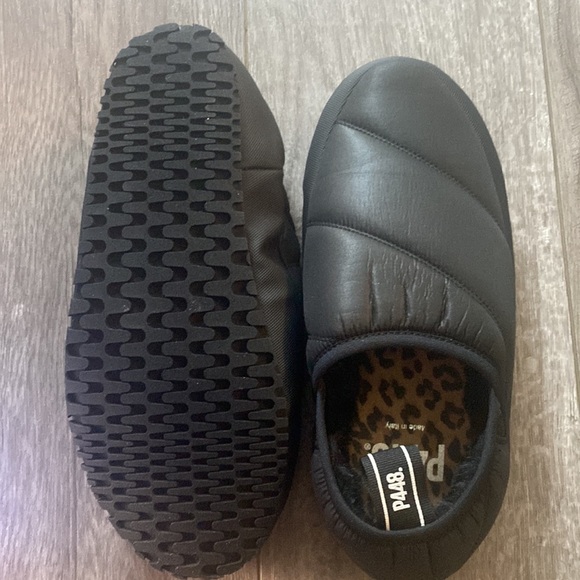 P448 new in box laby slip on sneaker black size 7.5 - Picture 4 of 5